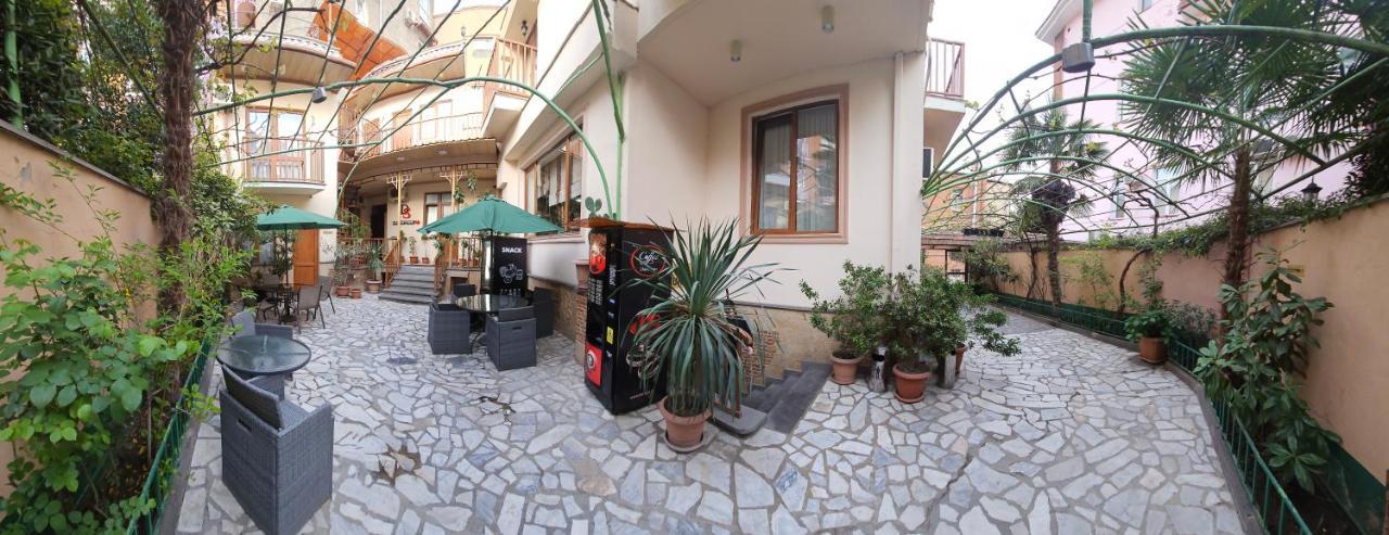 Danisimo Hotel Tbilisi Exterior photo
