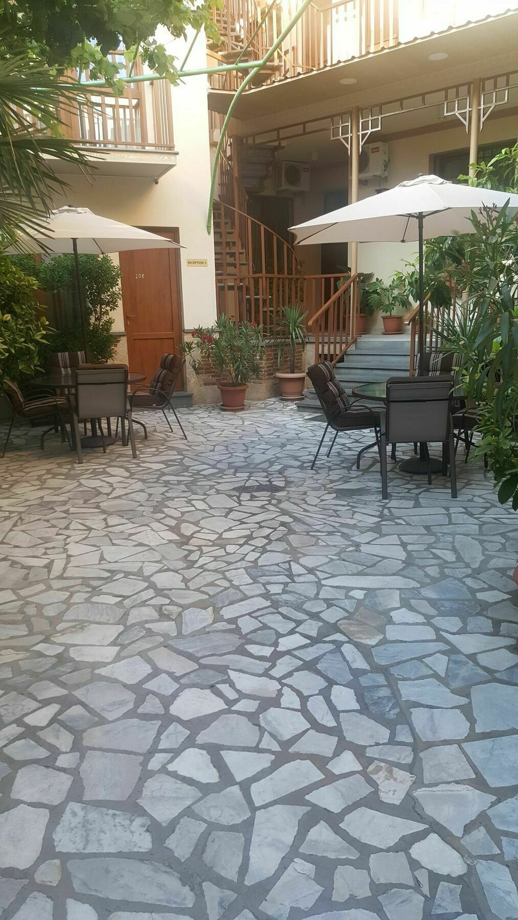 Danisimo Hotel Tbilisi Exterior photo
